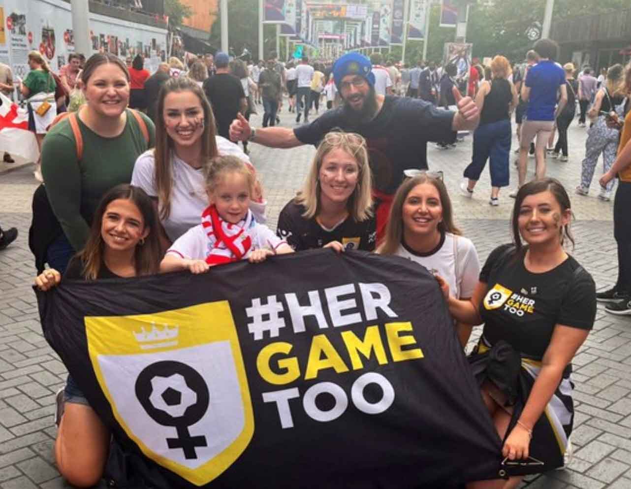 Caz-and-her-#hergametoo-team-at-the-Euro-final